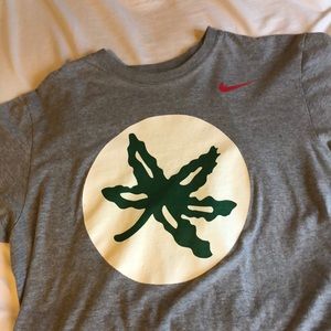 Nike shirt men’s M